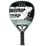 Schwarzer Bullpadel Hack 04 2026 Padelschlaeger Vorderseite in Diamantform mit Yin-Yang Design by Paquito Navarro