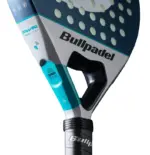 Bullpadel Indiga Power 2026 Padelschlaeger Seitenprofil mit Grip Zone und tuerkisem Rahmenakzent