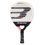 Beige-schwarzer Bullpadel Indiga Woman 2026 Padelschlaeger Vorderseite in runder Form mit korallen Akzenten