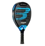 Bullpadel Vertex 05 Hybrid 2026 Padelschlaeger Seitenansicht mit schmalem CurvAktiv Rahmenprofil