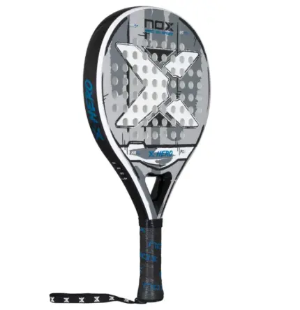 Nox X-Hero White 2026 Padelschlaeger Rueckseite mit Technologie-Auflistung am schwarz-blauen Rahmen