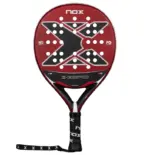 Rot-weisser Nox X-Zero Red 2026 Padelschlaeger Vorderseite in runder Form mit schwarzen Akzenten