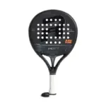 Schwarzer Royal Padel M27 Polietileno 2026 Padelschlaeger Vorderseite in runder Form mit orangenen Akzenten