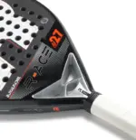 Royal Padel Race 2026 Padelschlaeger Herzbereich mit R ACE Branding und X Torsion System