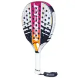 Babolat Dyna Energy Padelschlaeger Rueckansicht - Carbon-Rahmen in Orange-Schwarz, Vibrasorb-Daempfungsbruecke und Babolat-Schriftzug sichtbar