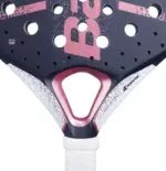 Babolat Stima Spirit Padelschläger Herzbereich - rosa Brücke mit STIMA-Schriftzug und schwarzem EVA-Kern in Detailansicht