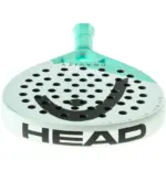 Head Gravity Motion Padelschlaeger Rueckseite gedreht Nahaufnahme mit grossem HEAD Schriftzug tuerkiser Oberflaeche und Lochmuster