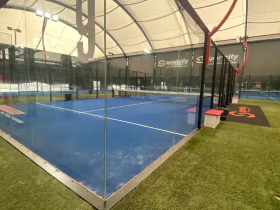 MS Miami Padelplatz Indoor im Sportcity-Center unter Zelthalle