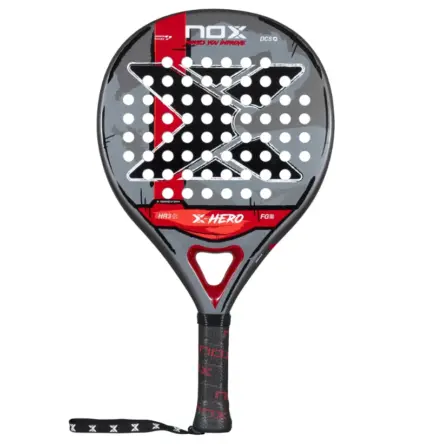 Nox X-Hero Red 2026 Padelschlaeger Vorderseite in Rundform mit rotem X-Design und X-Hero Schriftzug